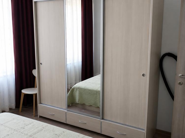 Apartament cu 2 camere decomandat, mobilat în Arcul de Triumf