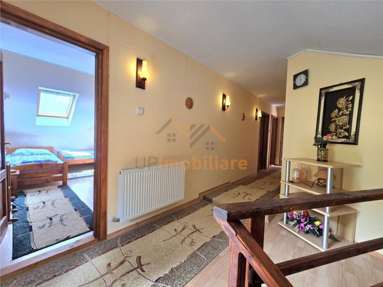 Casă cu 6 camere cu Teren 1761 Mp în Izlaz