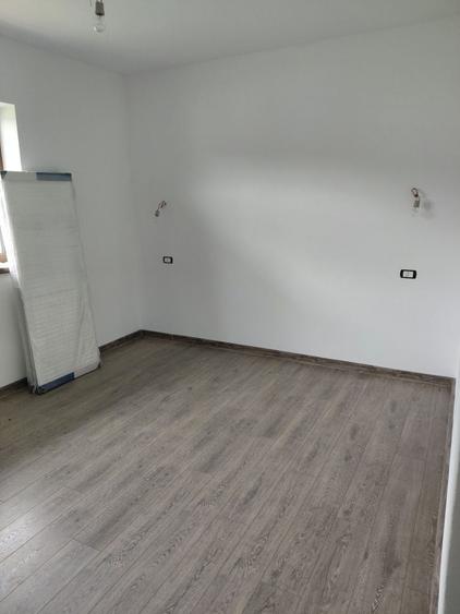 Casă cu 2 camere în Central