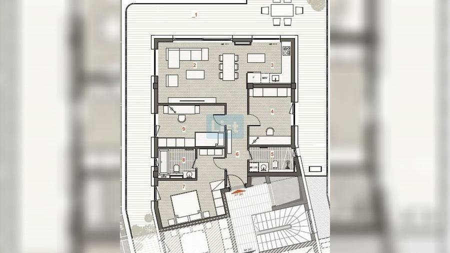 Penthouse cu 4 camere decomandat, mobilat în Central
