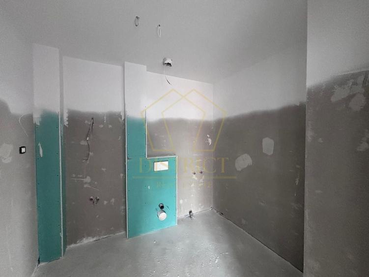 Apartament cu 3 camere decomandat în Aradului