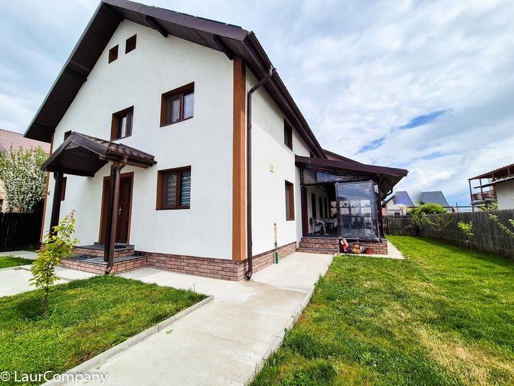 Casă individuală cu 5 camere cu Canalizare în Albota