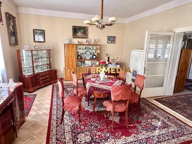 Apartament cu 3 camere decomandat, mobilat în Central