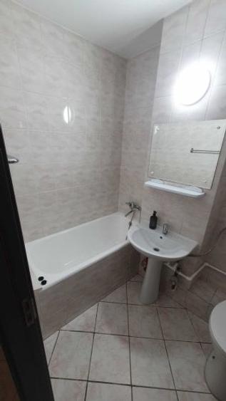 Apartament cu 2 camere decomandat, mobilat în Titan