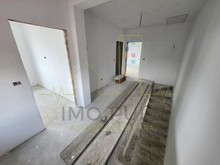 Duplex cu 4 camere cu Canalizare în Moșnița Veche