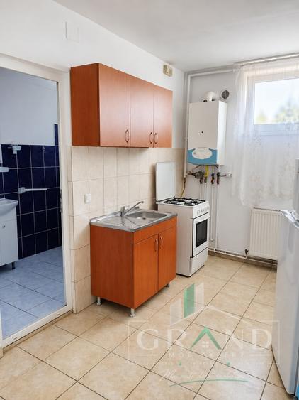 Garsonieră semidecomandată, mobilată în Mărăști