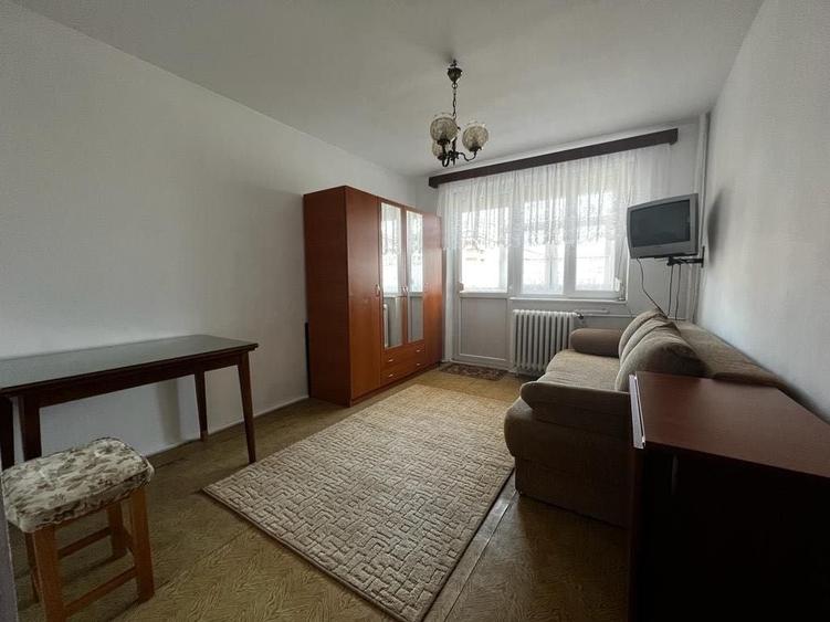 Apartament cu 3 camere decomandat în Rogerius