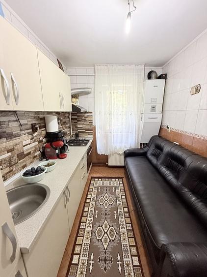 Apartament cu 2 camere semidecomandat, mobilat în Central