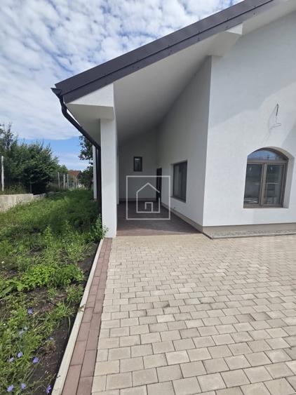 Casă cu 5 camere cu Canalizare în Șura Mică