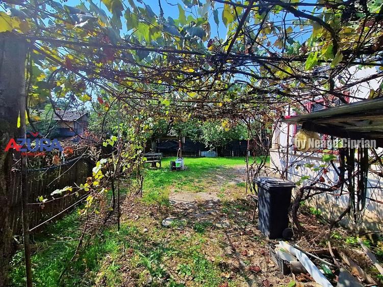 Casă individuală cu 3 camere cu Canalizare în Recea
