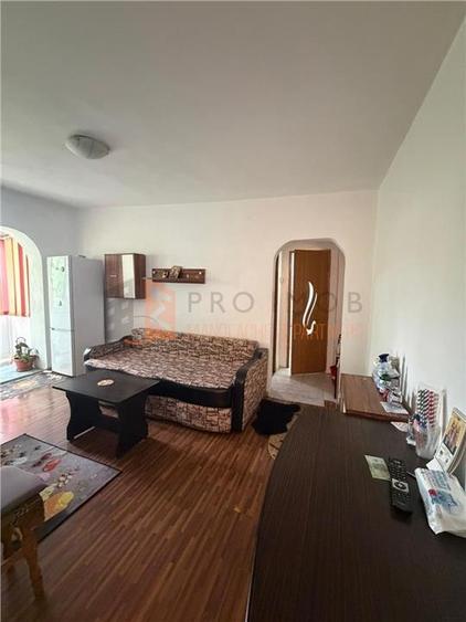 Apartament 2 camere cf 2 semidecomandat zona Micro 14 - 2