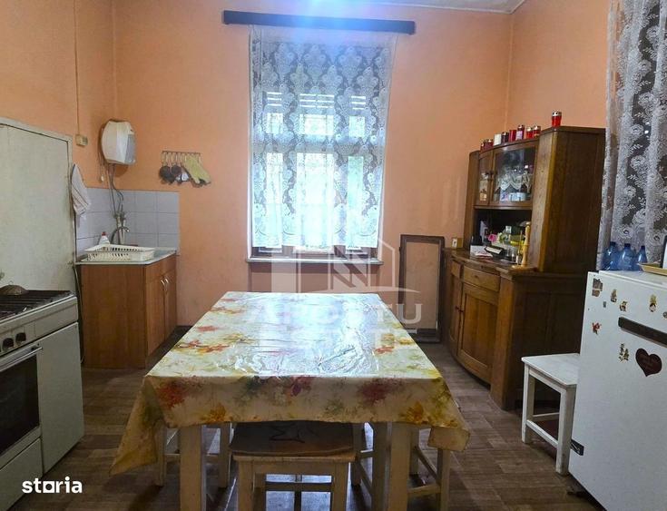 Casă cu 3 camere decomandat în Feniș