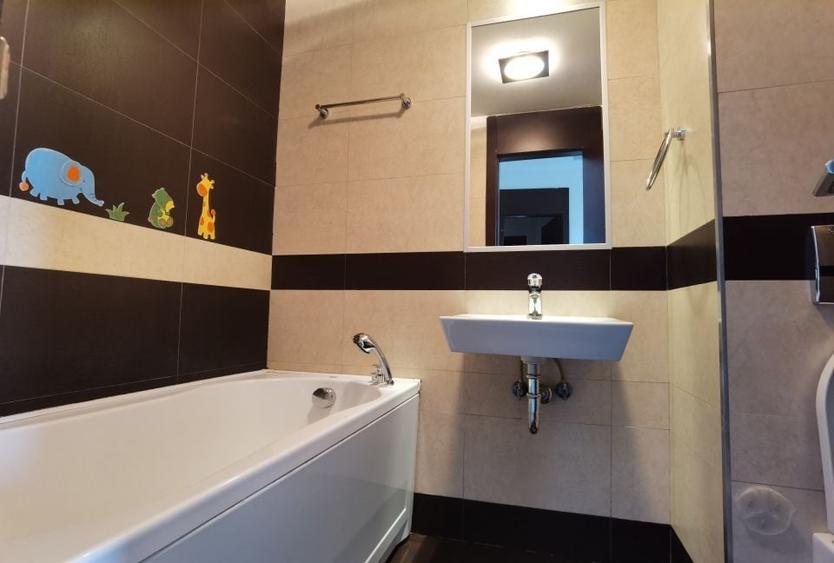 Apartament cu 4 camere semidecomandat, mobilat în Iancu Nicolae
