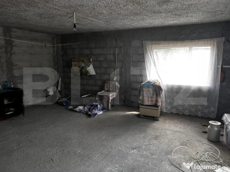 Casă cu 4 camere cu Teren 470 Mp în Brestei