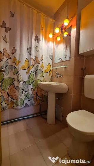 Garsonieră decomandată în Central