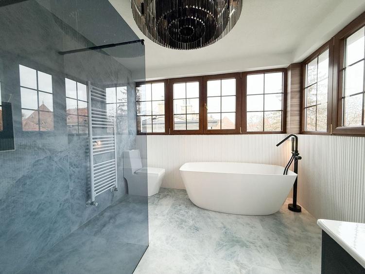 Penthouse cu 5 camere decomandat, mobilat în Kiseleff