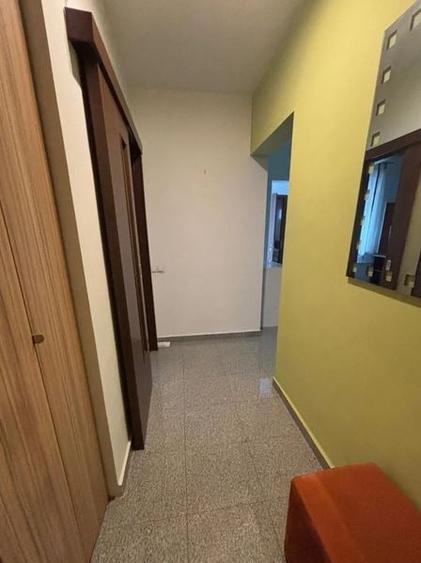 Apartament cu 3 camere decomandat, mobilat în Tineretului