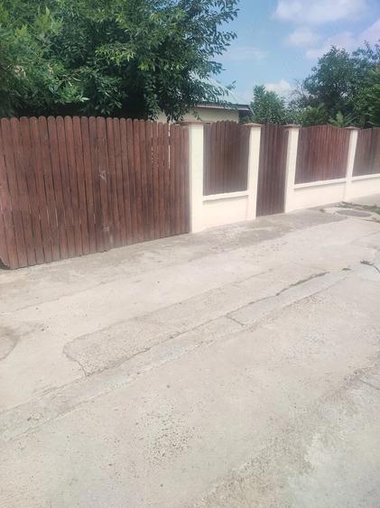 Casă cu 1 camere cu Teren 500 Mp în Gropeni