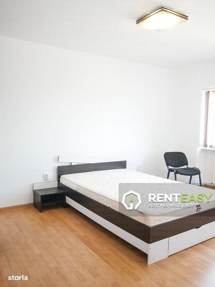 Apartament cu 3 camere decomandat în Independenței