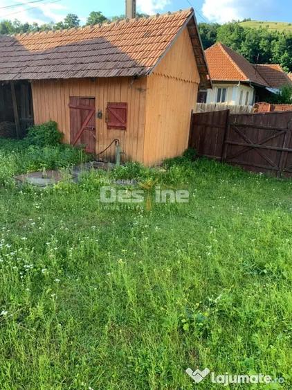 Casă cu 6 camere cu Teren 2793 Mp în Brusturoasa