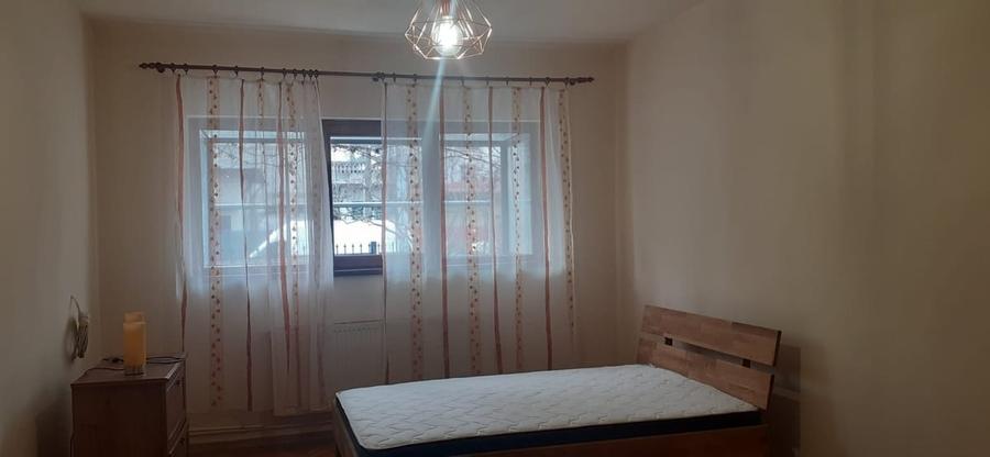 Casă cu 3 camere cu Teren 200 Mp în Central