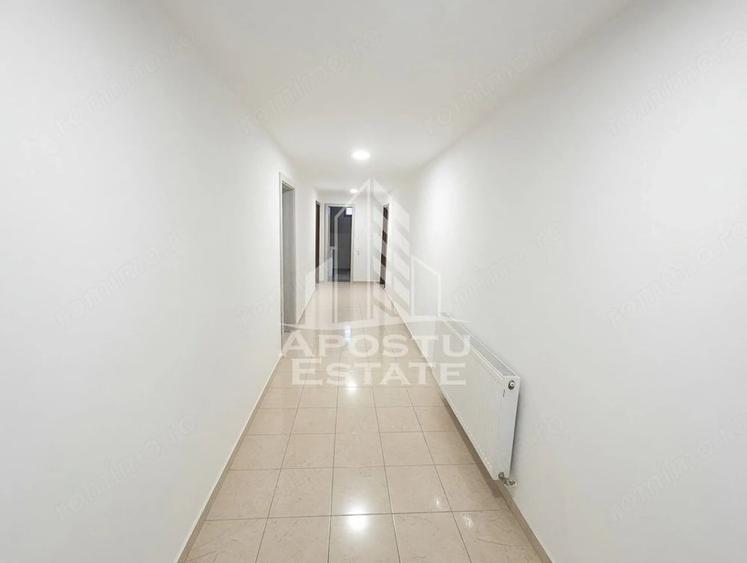 Casă cu 5 camere cu Teren 2972 Mp în Sânpetru Mic