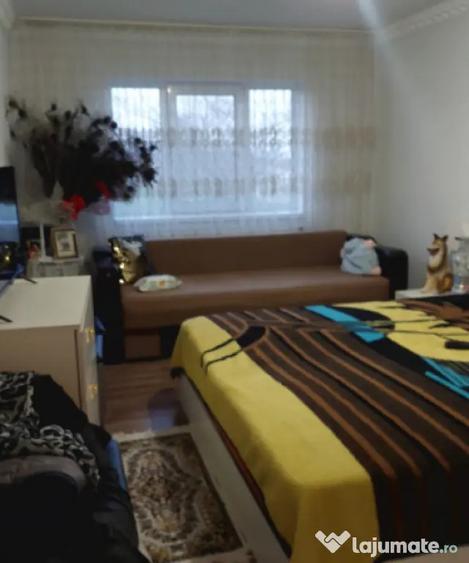 Apartament cu 2 camere decomandat, mobilat în Poarta 6