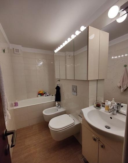 Apartament cu 3 camere decomandat, mobilat în 13 Septembrie