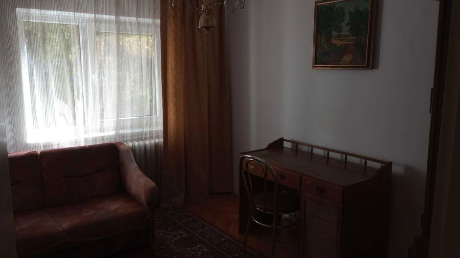Apartament cu 4 camere decomandat în Central