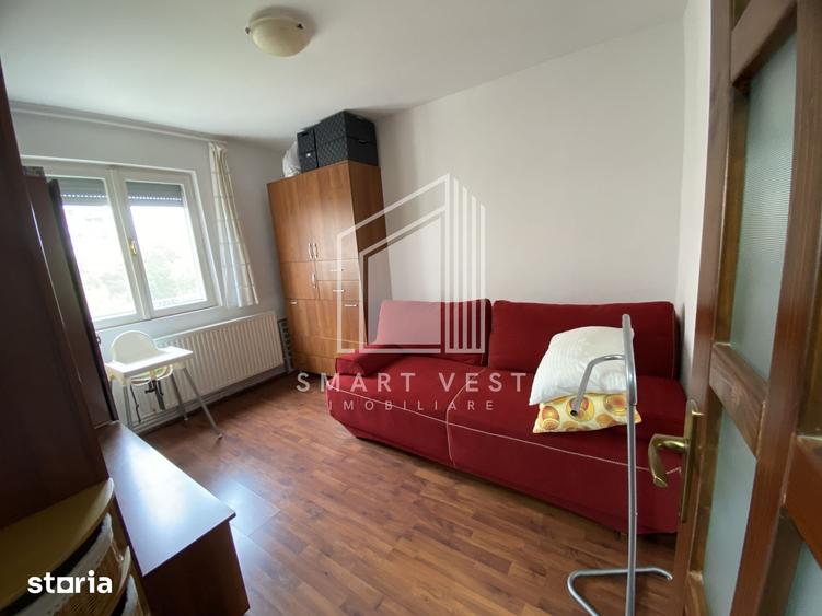 Apartament cu 3 camere semidecomandat în Micro 14