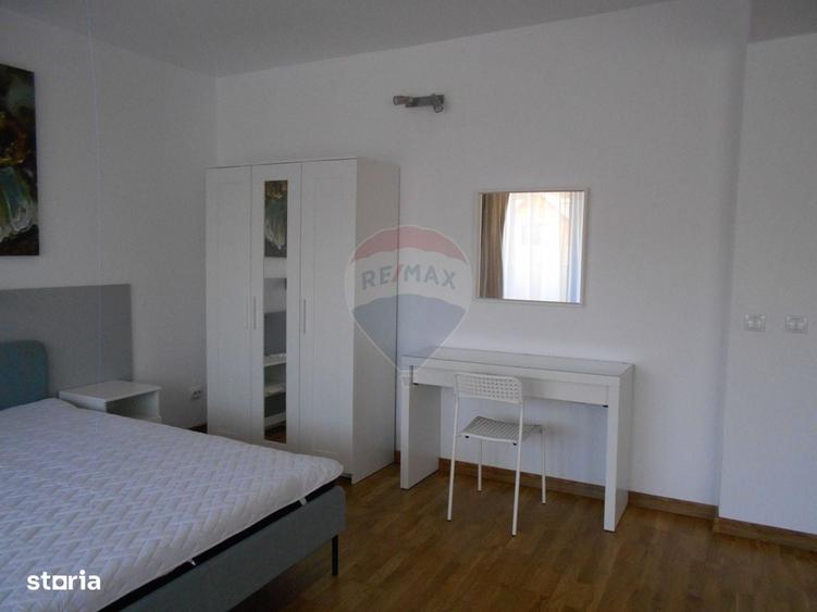 Spațiu comercial, de 393 mp, în Ștrand