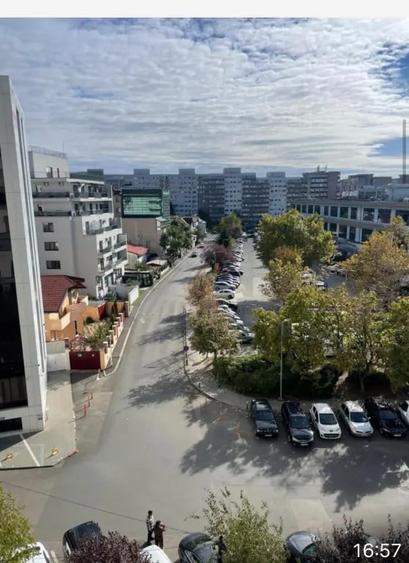 Garsonieră decomandată în Central