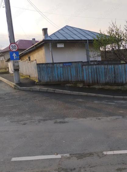 Casă cu 2 camere cu Teren 320 Mp în Central