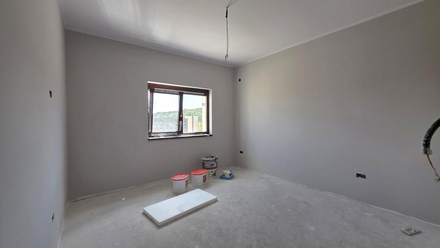 Duplex cu 5 camere cu Canalizare în Dumbrăvița