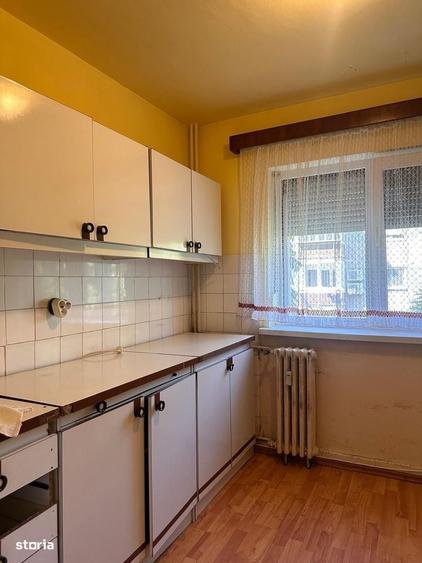 Apartament cu 3 camere decomandat în Nufărul