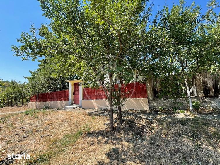 Casă cu 2 camere decomandat cu Teren 300 Mp în Husasău de Tinca