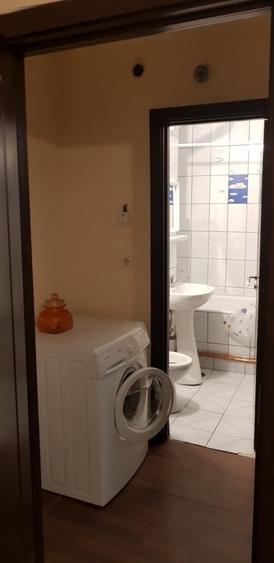 Apartament cu 2 camere semidecomandat în Craiovița Nouă