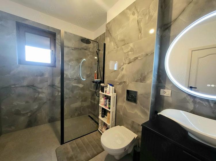 Casă cu Teren 430 Mp în Plopi