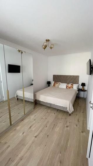 Apartament cu 3 camere semidecomandat în Alexandru cel Bun