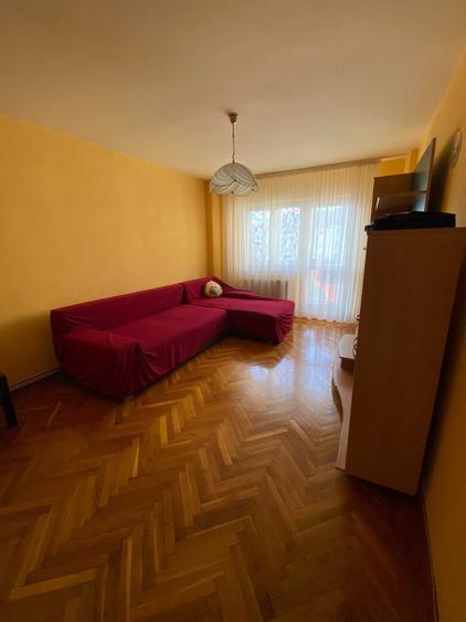 Apartament cu 3 camere decomandat în Vasile Aaron