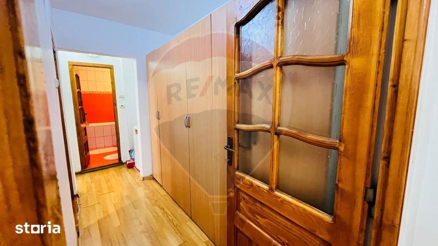 Apartament cu 3 camere, mobilat în Decebal