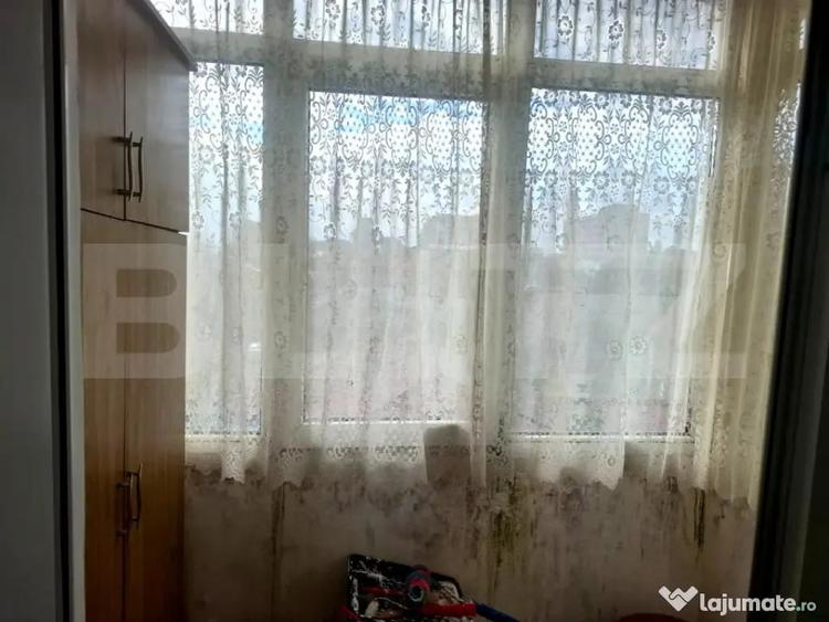 Apartament 2 camere decomandat Strada 9 Mai, zona lini? - 10