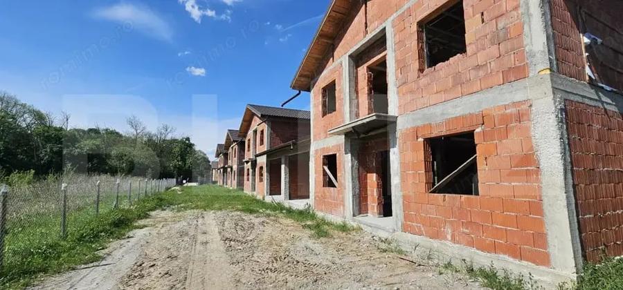 Casă cu 5 camere cu Teren 193 Mp în Simeria