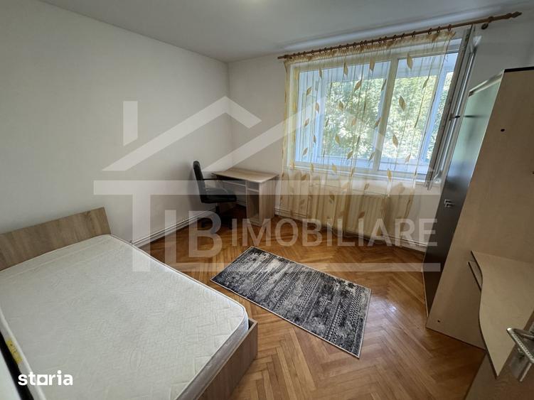 Apartament cu 3 camere decomandat în Cornișa