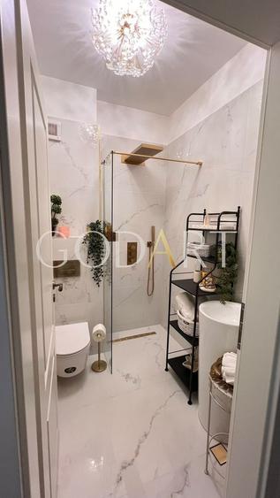 Apartament cu 3 camere decomandat, mobilat în Titan