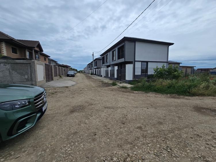 Teren Construcții intravilan de 5000 mp, în Lazu