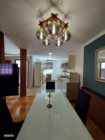 Apartament cu 3 camere semidecomandat în Vitan