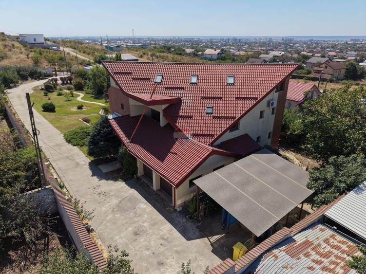 Casă individuală cu 10 camere cu Piscina în Bariera Vâlcii