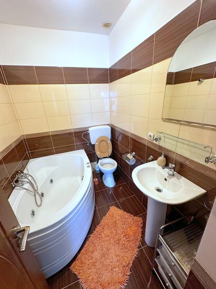 Apartament cu 3 camere semidecomandat în Iris