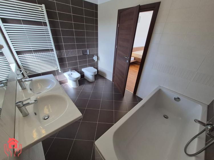 Apartament cu 4 camere decomandat, mobilat în Iancu Nicolae
